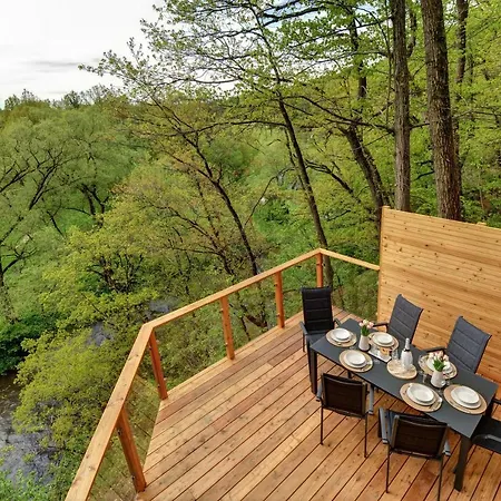 Riverside Tatil Evi Doudleby